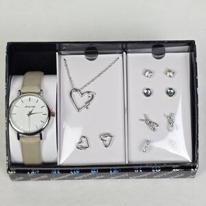 Aeropostale Watch Jewelry Set Necklace Earrings Silver Tone Heart